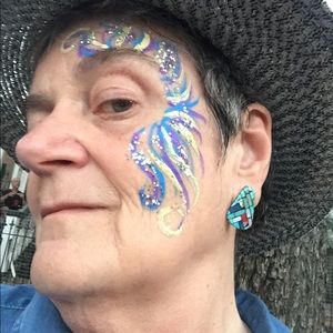 Meet your Posher, Deborah